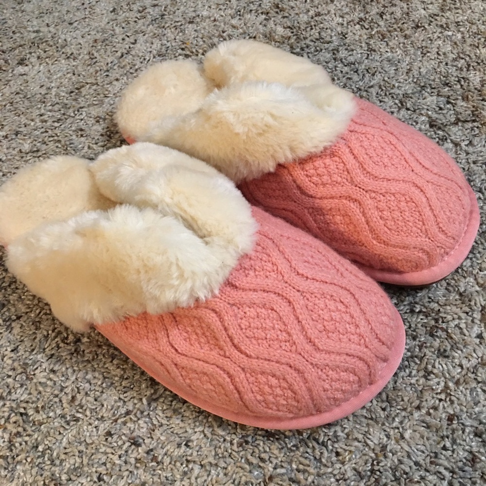 Lamo NWT Coral Slippers